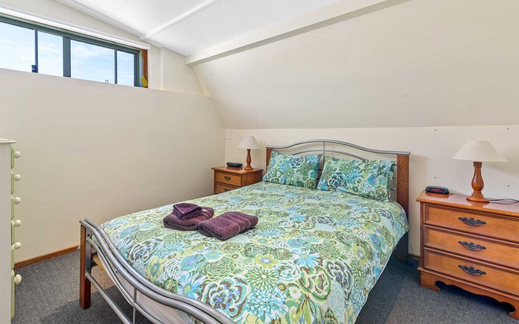 Black Dolfhin Accommodation San Remo | 75 Phillip Island Rd, San Remo VIC 3925, Australia | Phone: (03) 5956 7381