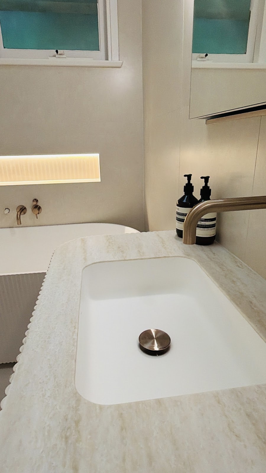 Lux Interior R&R pty ltd | 1A Bellfrog St, Greenacre NSW 2190, Australia | Phone: 0430 083 669