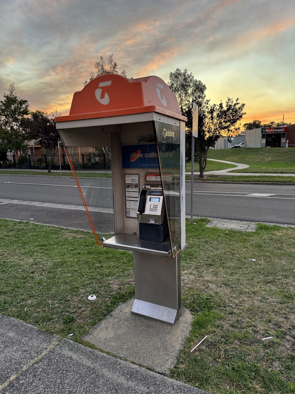 Telstra Payphone | 82 Bellfield Dr, Lysterfield VIC 3156, Australia | Phone: 1800 011 433