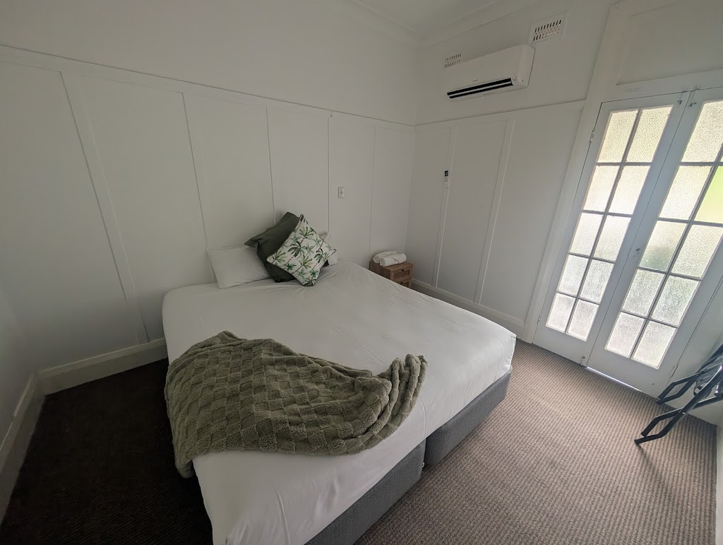 The Happy Pelican Harrington Hotel | 28 Beach St, Harrington NSW 2427, Australia | Phone: 0476 559 001