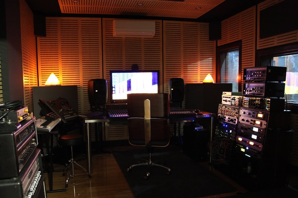 Old North Studios | 296 Old N Rd, Wamuran QLD 4512, Australia | Phone: 0412 296 413