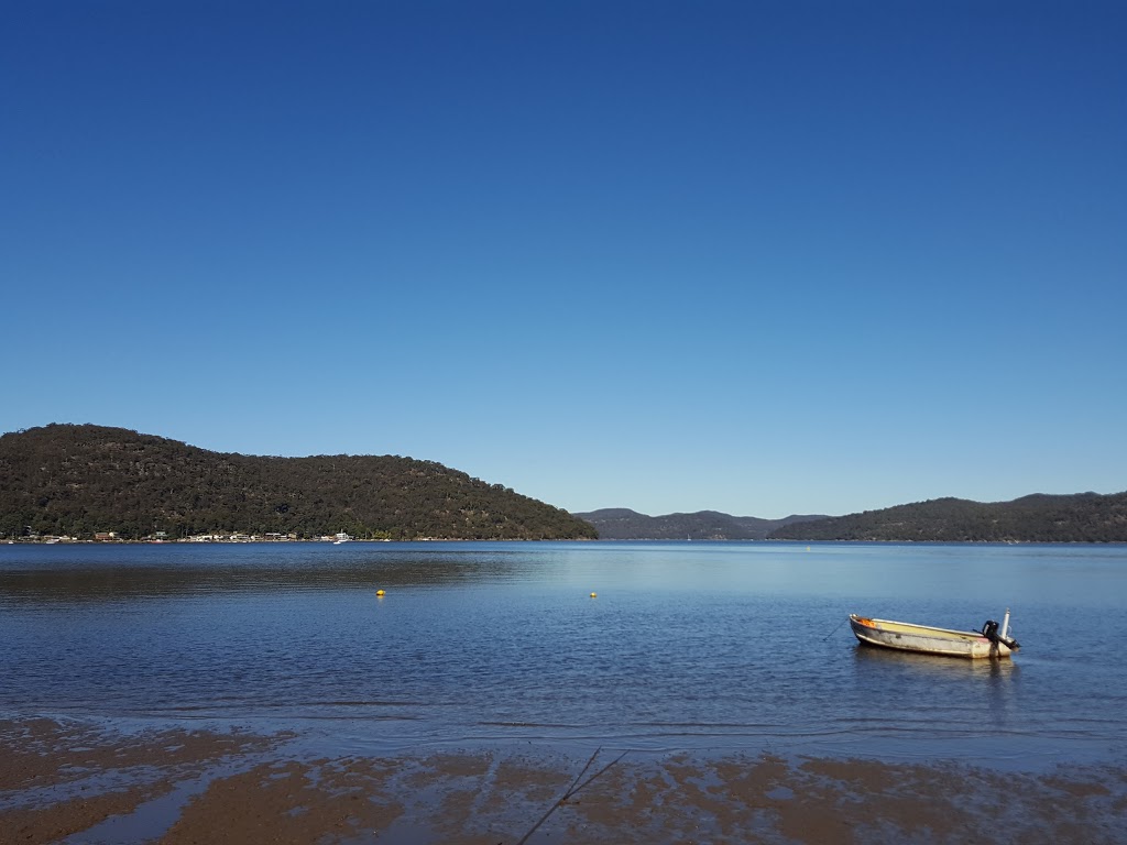 Hawkesbury River Accommodation- Cove Cottage | 71 Grantham Cres, Dangar Island NSW 2083, Australia | Phone: 0401 308 888