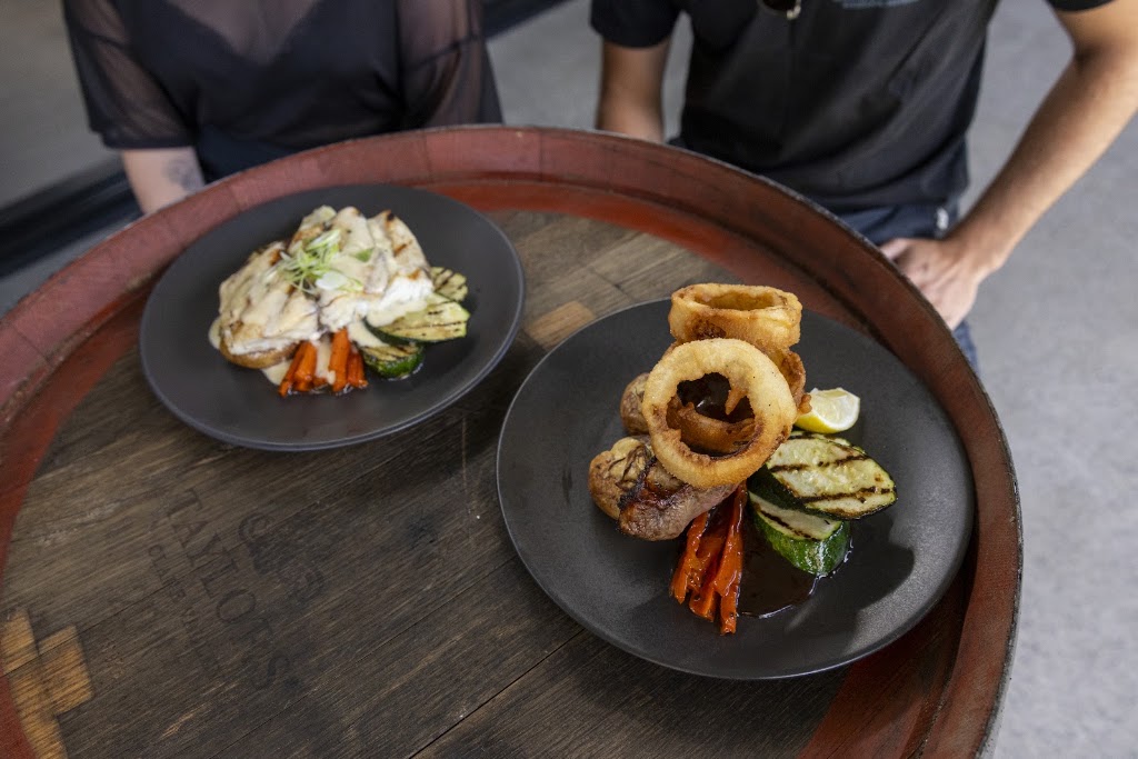 The Stables | 3907 Nelson Bay Rd, Bobs Farm NSW 2316, Australia | Phone: (02) 4061 9089
