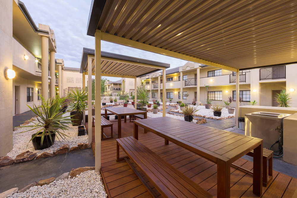 Canberra Parklands Central Hotel Apartments | 6 Hawdon Pl, Dickson ACT 2602, Australia | Phone: (02) 6262 7000