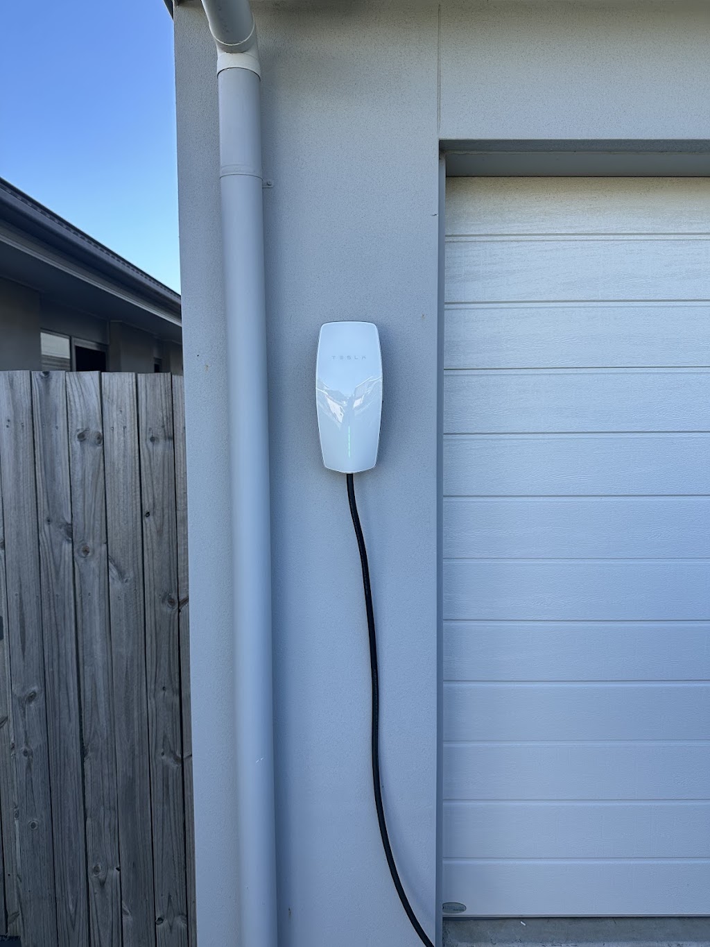 Limov Electrical Contracting | 19 Fourth Ave, Scarborough QLD 4020, Australia | Phone: 0406 156 912