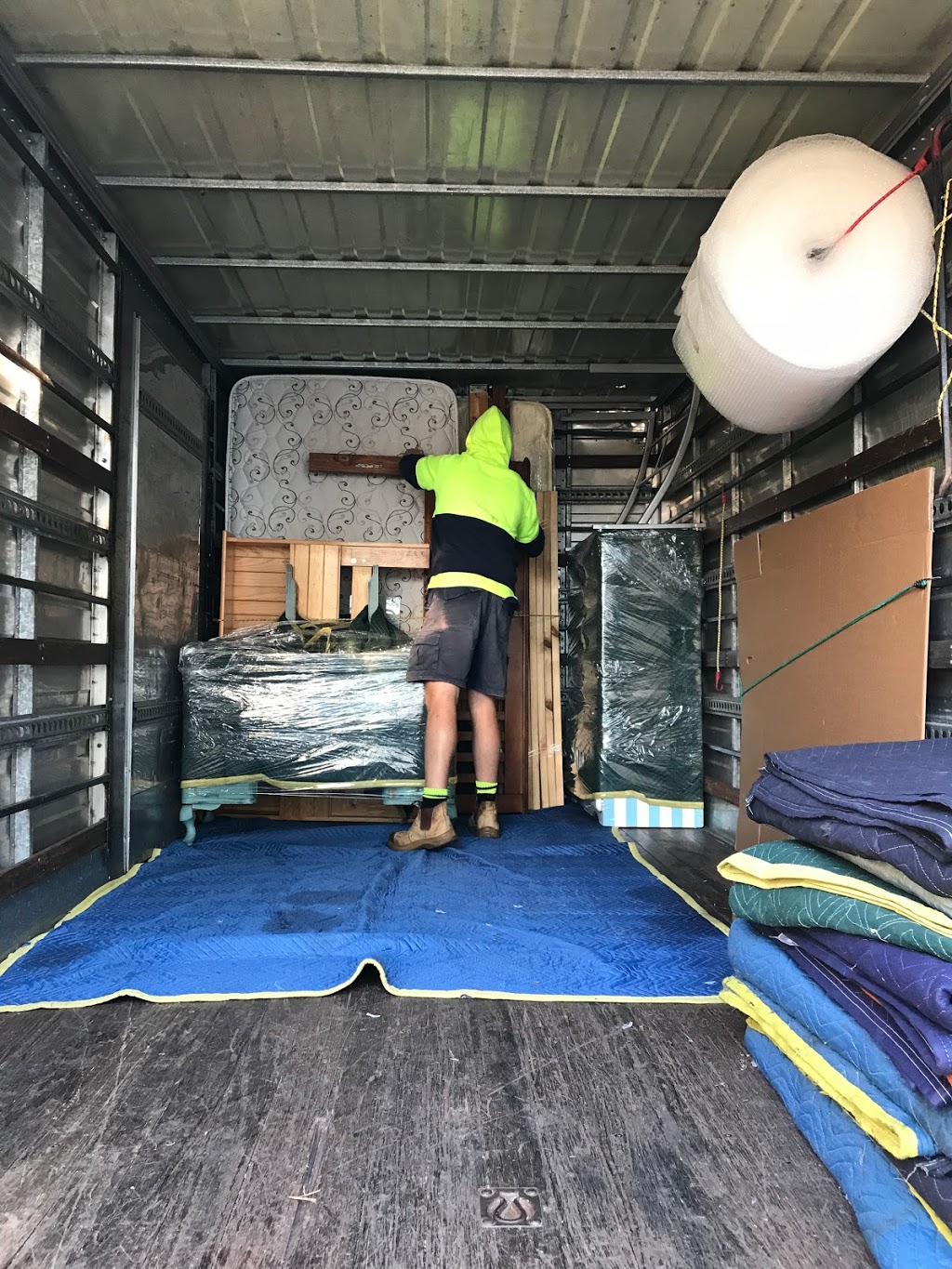Truck4U Removals | 61 Iliffe St, Bexley NSW 2207, Australia | Phone: 0413 564 370
