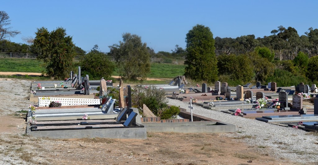 Meningie Cemetery | 53 Cemetery Rd, Meningie SA 5264, Australia