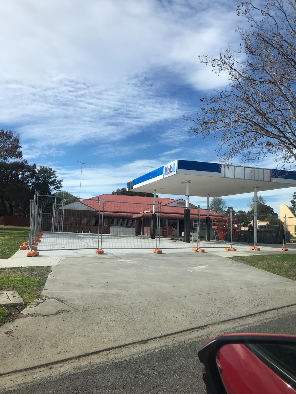 Mobil Traralgon Park Lane | gas station | 1 Smith St, Traralgon VIC 3844, Australia | 0351642542 OR +61 3 5164 2542