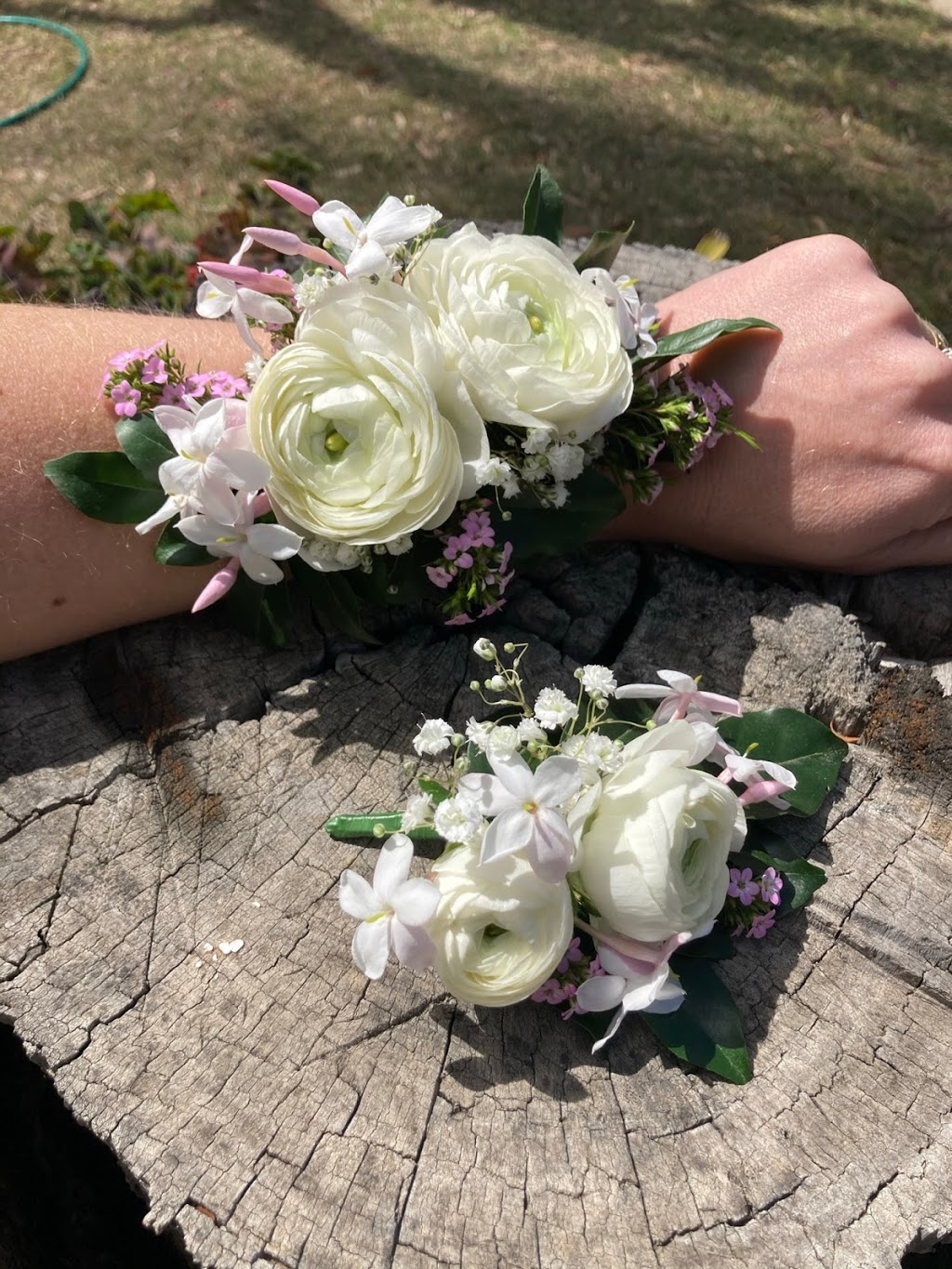 Wedding flowers by helena | Kingsleigh Road, Rosenthal Heights, Warwick QLD 4370, Australia | Phone: 0472 799 022