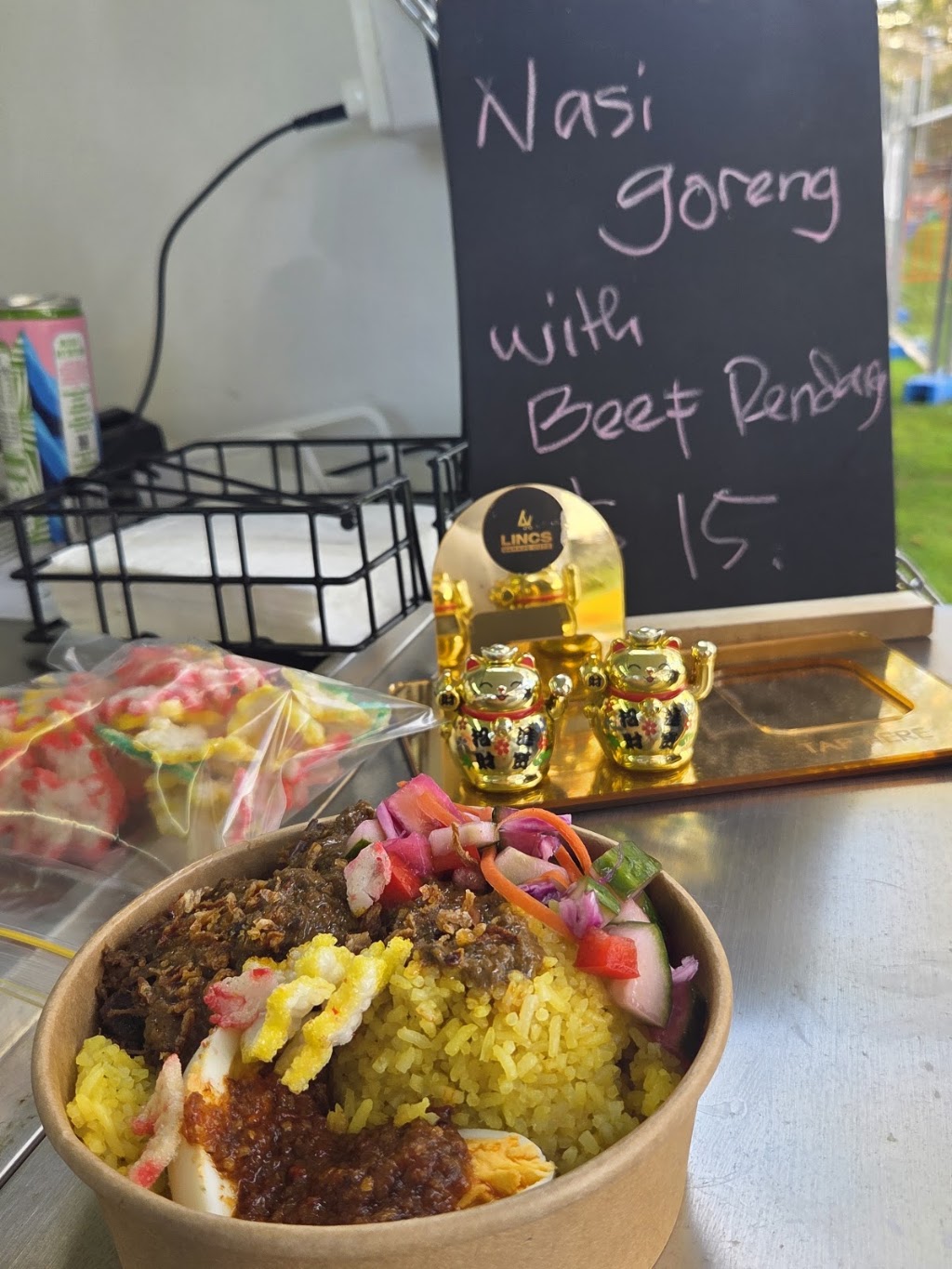 Lincs Warung | Suttons Beach Park, Marine Parade, Redcliffe QLD 4020, Australia | Phone: 0401 916 922