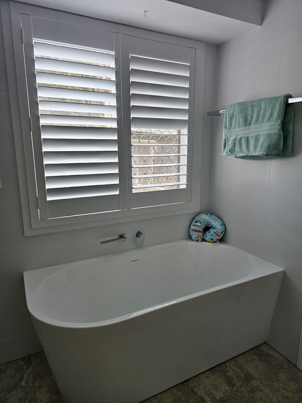 kr coastwide tiling and bathroom renovations | Sunrise Ave, Budgewoi NSW 2262, Australia | Phone: 0408 551 486