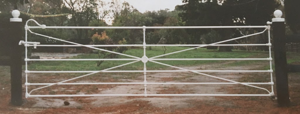 Cast Jointed Gates | 300 Spratlings Rd, Ross Creek VIC 3351, Australia | Phone: (03) 5342 0445