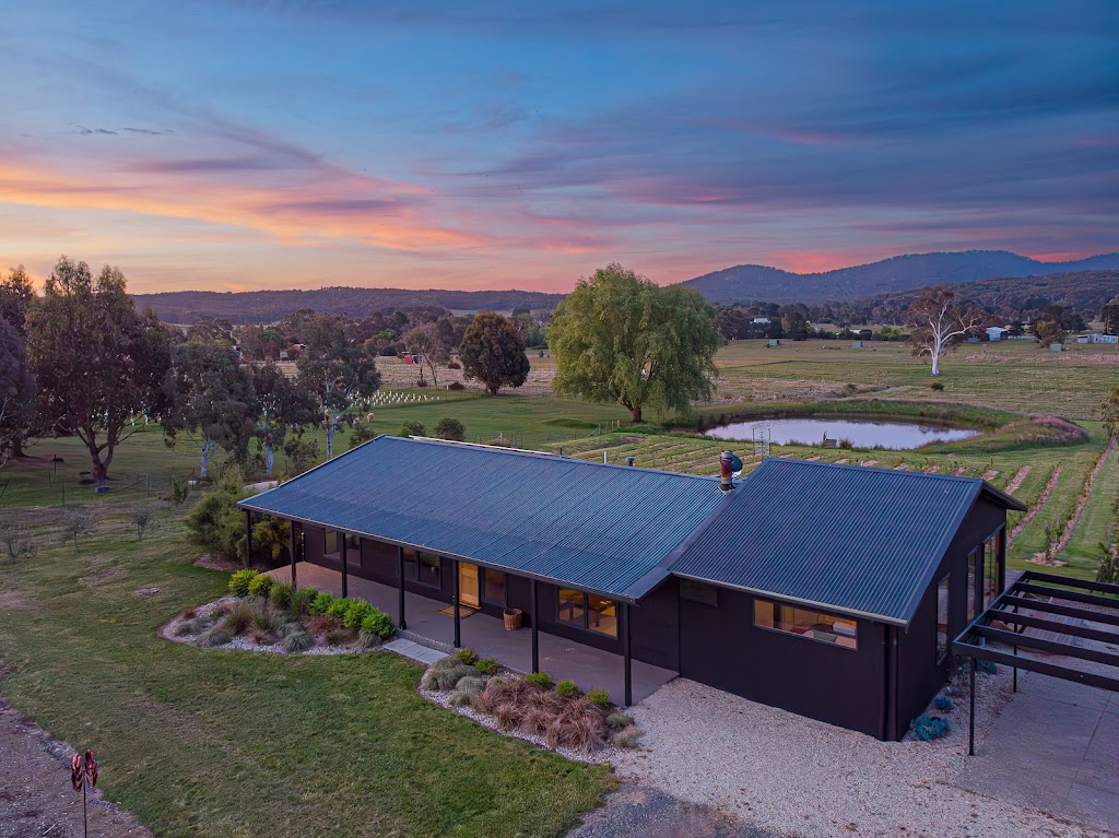 Cobaw Views - a Mount Towrong Vineyard retreat | 831 Three Chain Rd, Newham VIC 3442, Australia | Phone: 0457 222 654