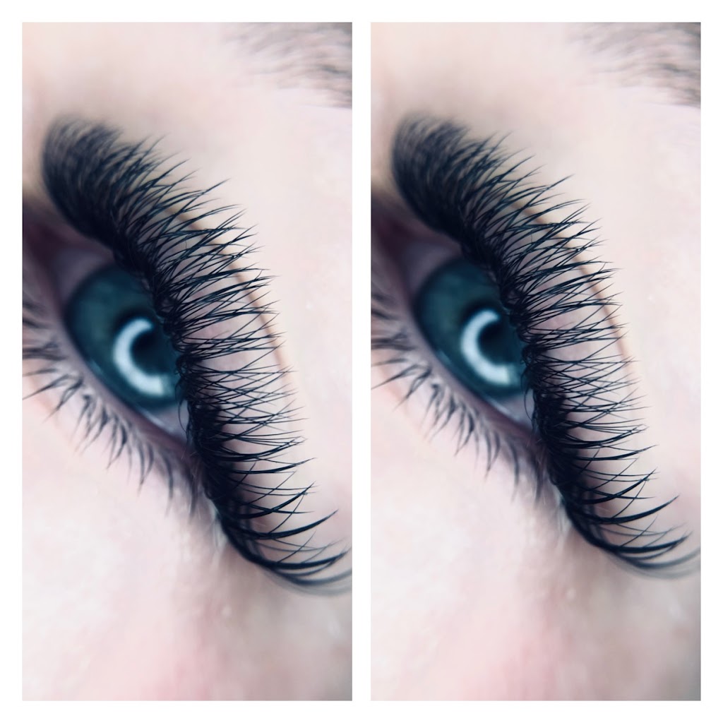 Lash it up by Dee | 67 Keppel Ave, Clinton QLD 4680, Australia | Phone: 0458 269 743