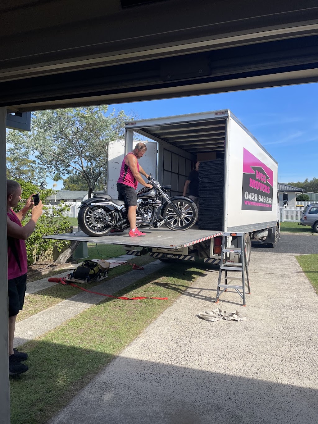 NCG MOVERS | Unit 2/17 Norfolk Ave, South Nowra NSW 2541, Australia | Phone: 0428 949 232