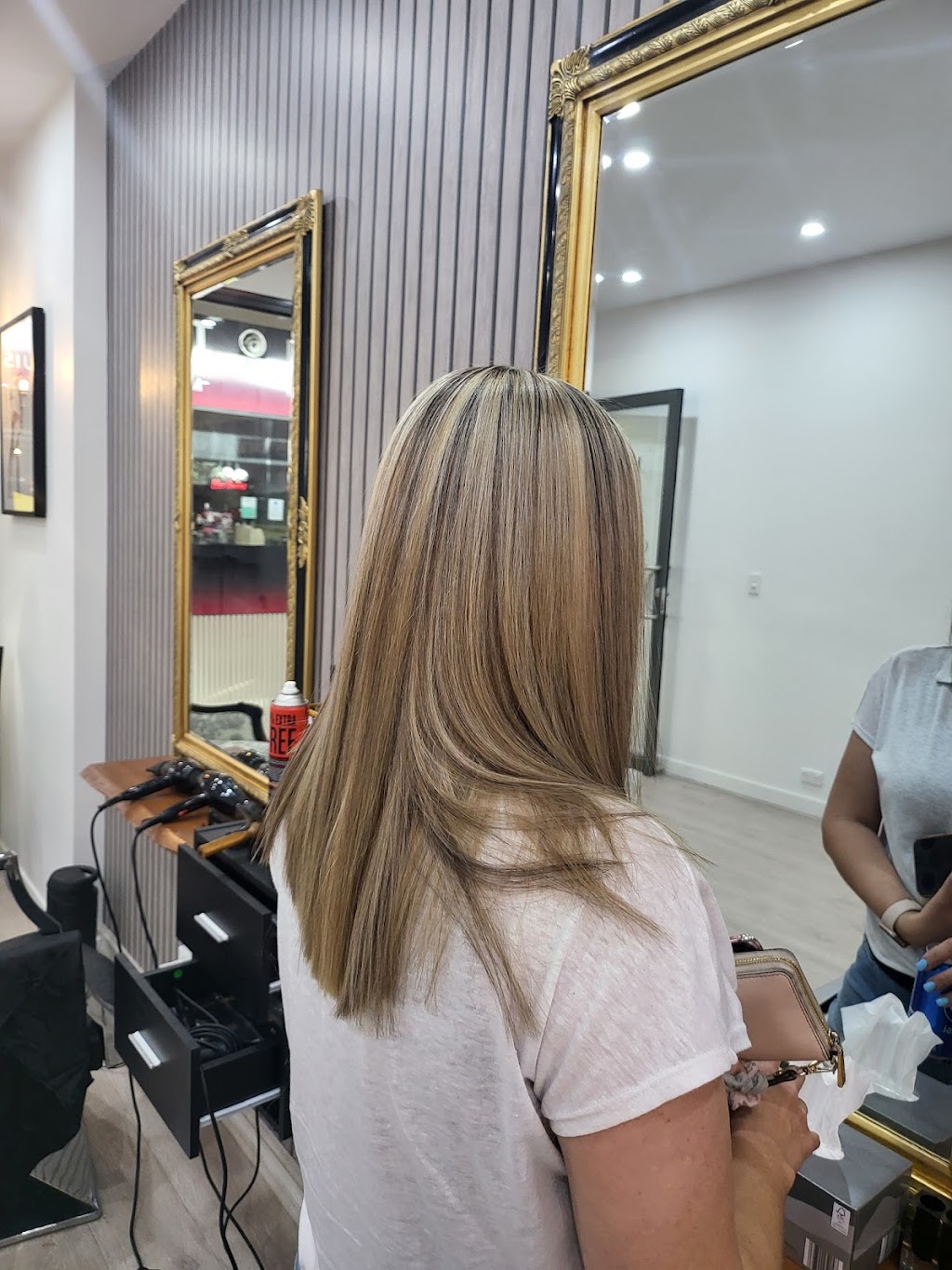 KW Hair Artistry | 184 Swallow Dr, Erskine Park NSW 2759, Australia | Phone: 0432 394 853