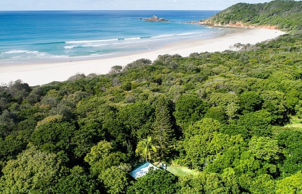 THE BUNGALOW - Byron Beach Retreats | 139 Broken Head Reserve Rd, Broken Head NSW 2481, Australia | Phone: 0403 617 449