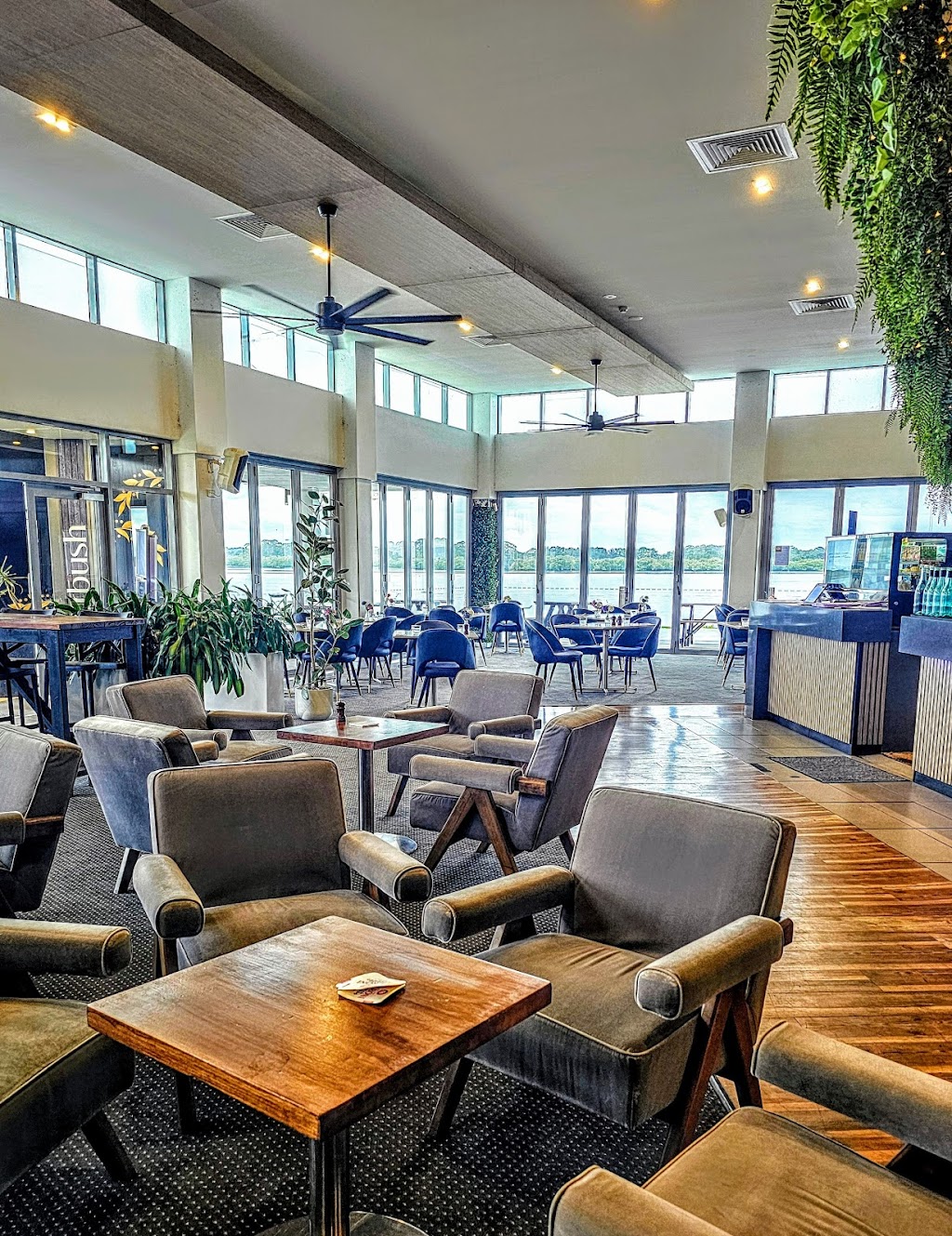 Saltbush Bar & Grill | 2 Martin St, Ballina NSW 2478, Australia | Phone: (02) 6618 1188