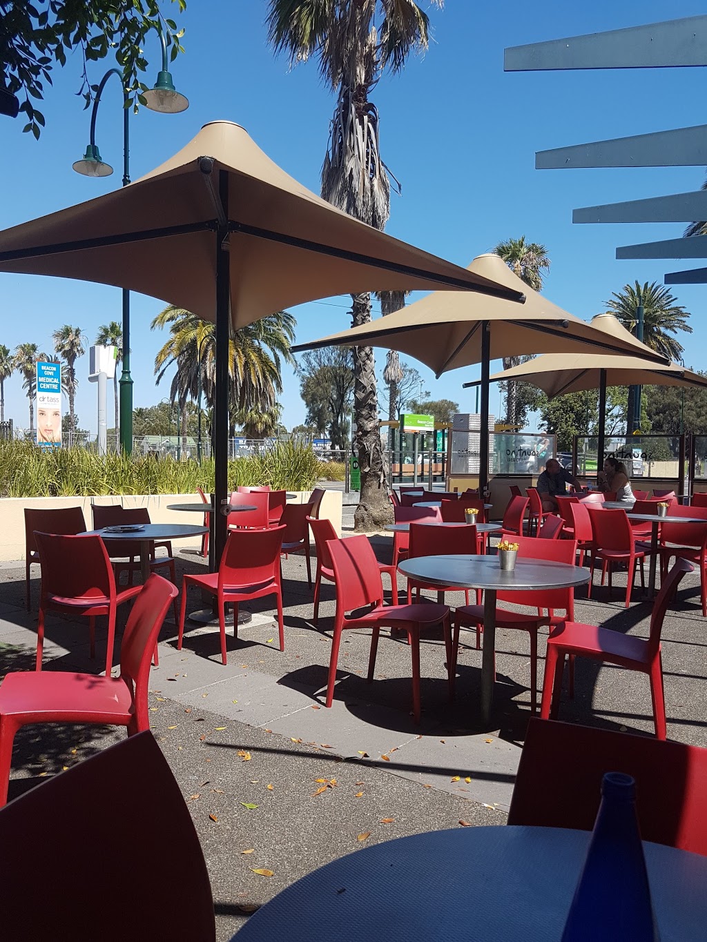 IGA Xpress Beacon Cove 103 Beach St, Port Melbourne VIC 3207, Australia