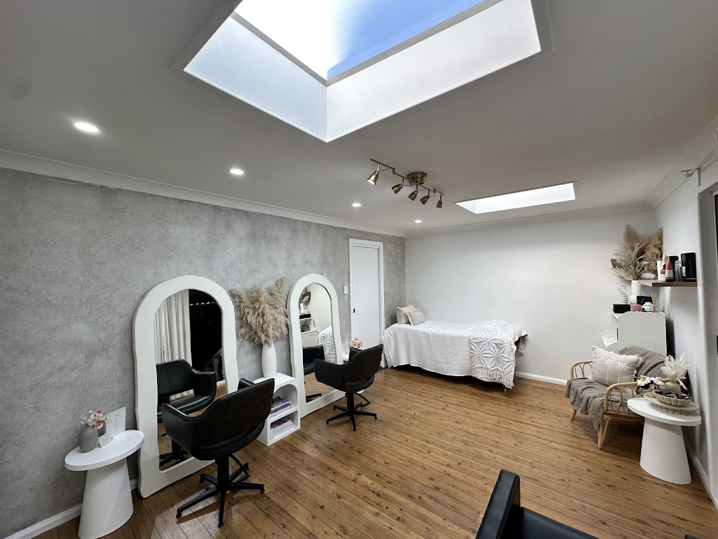 Omnia Hair & Lashes | 23 Ursula Rd, Bulli NSW 2516, Australia | Phone: 0413 762 315