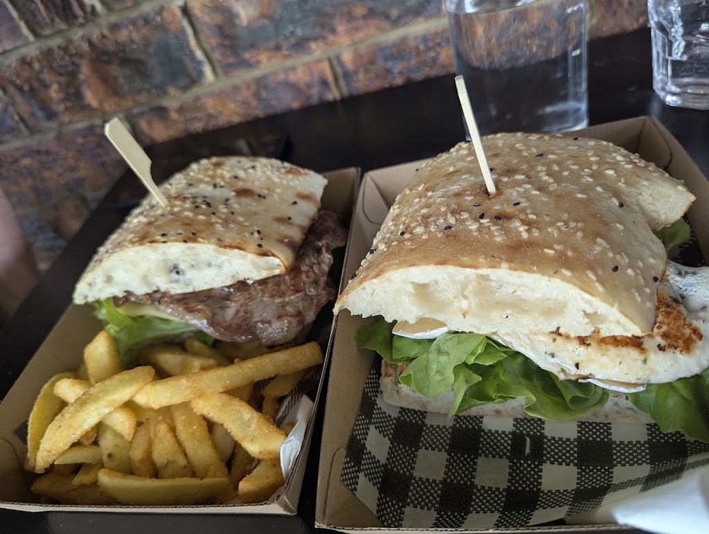 Smylies cafe esk | 137 Ipswich St, Esk QLD 4312, Australia | Phone: (07) 5424 1415