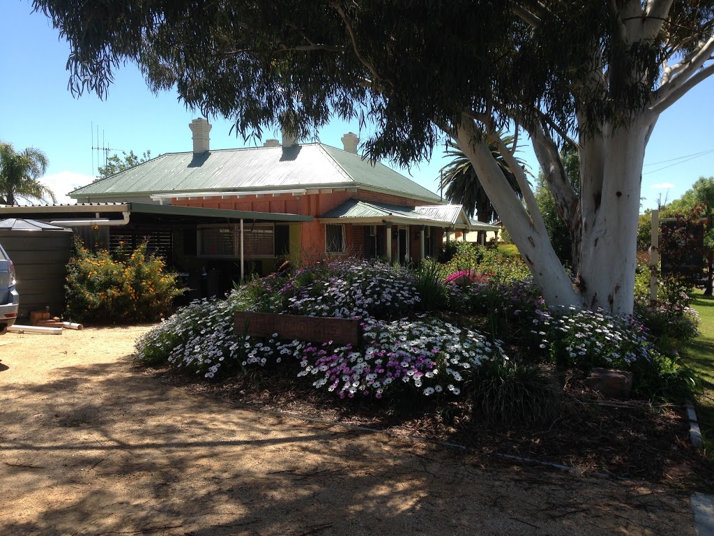 Grantham House B&B Canowindra nsw | 33 Rodd St, Canowindra NSW 2804, Australia | Phone: 0419 010 564