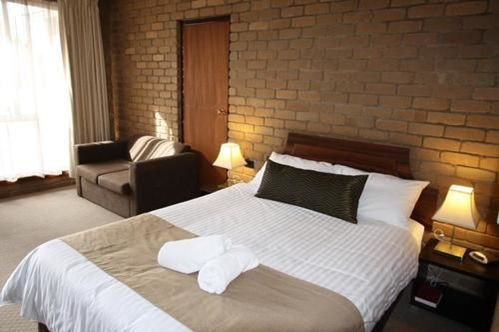 Albury Classic Motor Inn | lodging | 404 Wagga Rd, Lavington NSW 2641, Australia | 0260257177 OR +61 2 6025 7177