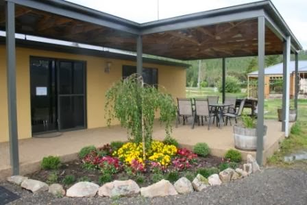 La Casa | lodging | 134 Great Alpine Rd, Myrtleford VIC 3737, Australia | 0409318409 OR +61 409 318 409