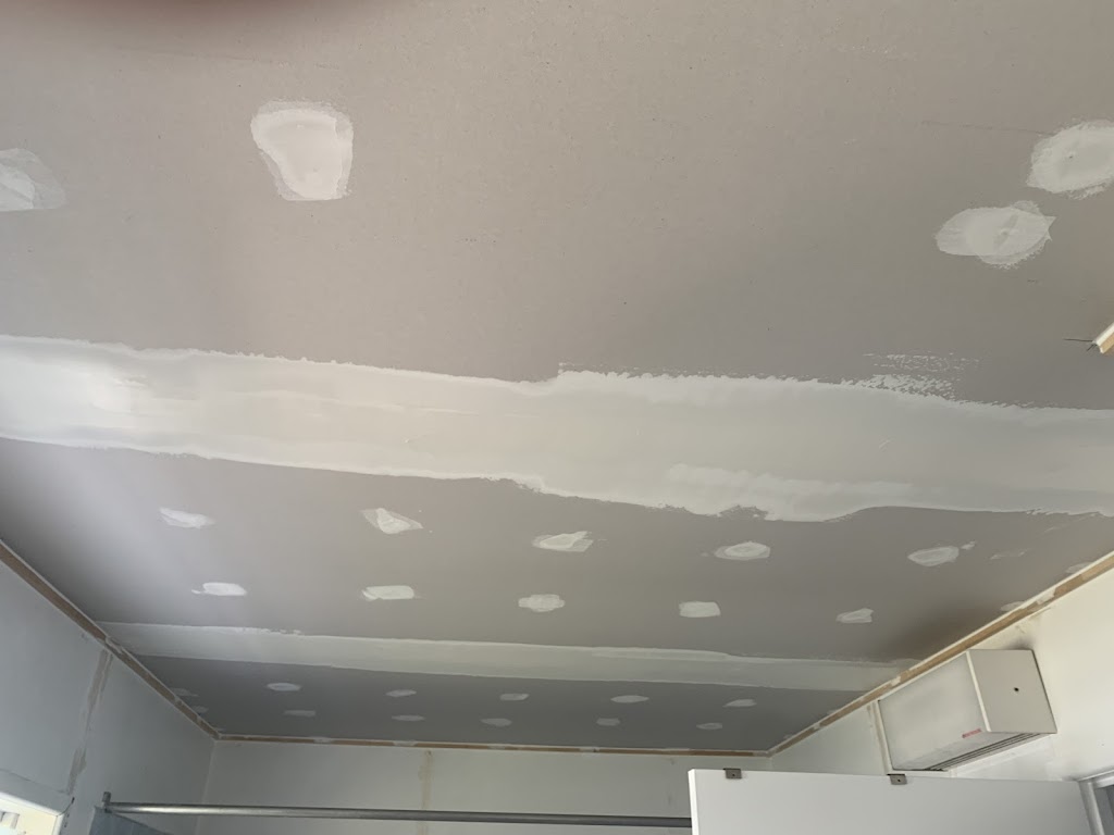 KB PAINTING AND DECORATING SERVICE | 3 Woodrow Pl, Marsden QLD 4132, Australia | Phone: 0469 594 782