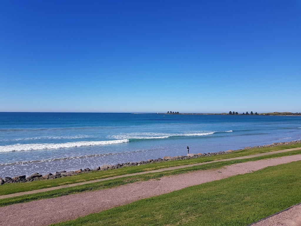 Aloha Beachfront Accommodation | 107 Beach St, Port Fairy VIC 3284, Australia | Phone: 0448 652 586