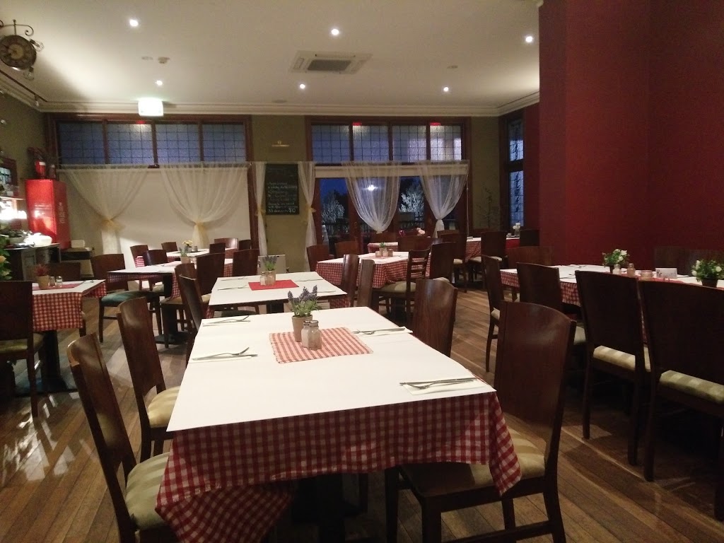 Blue Mountains Hotel | 286 Great Western Hwy, Lawson NSW 2783, Australia | Phone: (02) 4759 1023