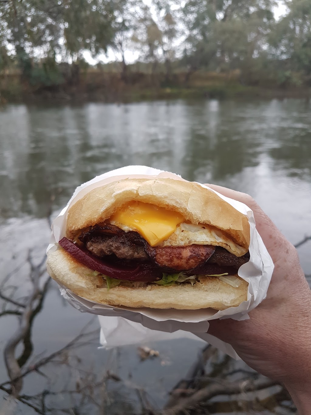 Burger Me Seymour | 24 Emily St, Seymour VIC 3660, Australia | Phone: 0487 333 419