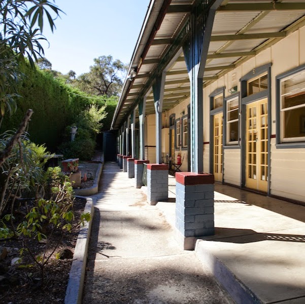 Continental House | lodging | 9 Lone Pine Ave, Hepburn Springs VIC 3461, Australia | 0458868979 OR +61 458 868 979