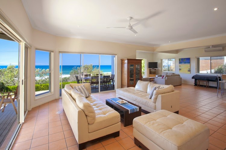 Noosa Holiday Homes | real estate agency | 12 Tropicana Rise, Castaways Beach QLD 4567, Australia | 0417741120 OR +61 417 741 120