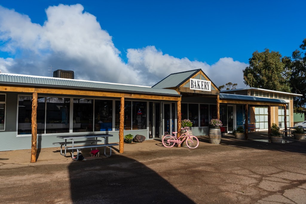 The Big Galah | Eyre Hwy, Kimba SA 5641, Australia | Phone: (08) 8627 2766