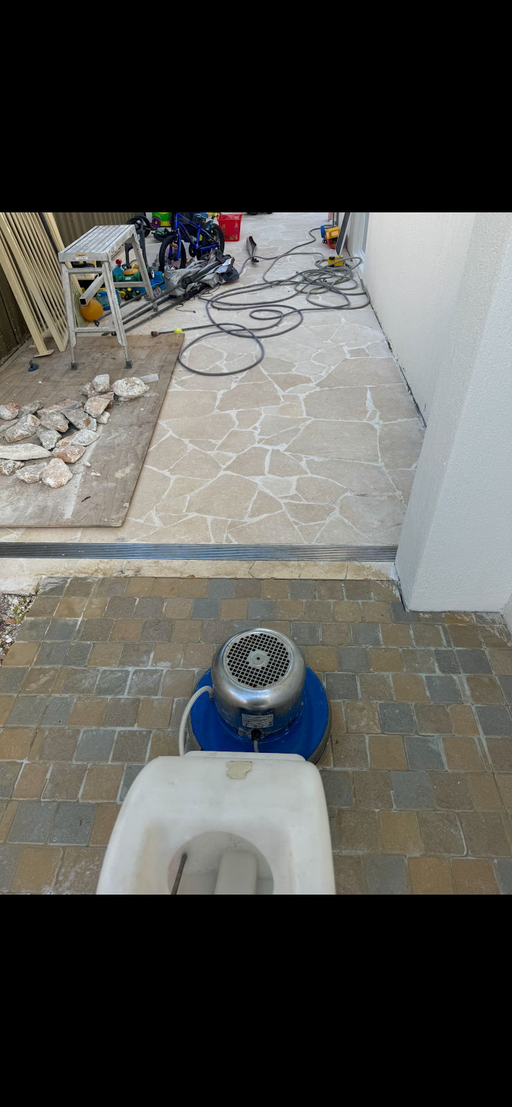Best tile & Carpet cleaning Campbelltown | 34 Kingdon Parade, Long Point NSW 2564, Australia | Phone: 0410 993 221