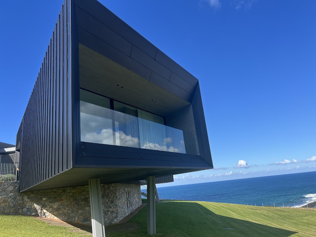 Skin & Bones | 90-92 Jerry Bailey Rd, Shoalhaven Heads NSW 2535, Australia | Phone: 0405 665 581