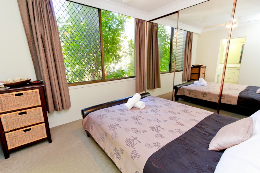 Aussie Resort | lodging | 1917 Gold Coast Hwy, Burleigh Heads QLD 4220, Australia | 0755762877 OR +61 7 5576 2877