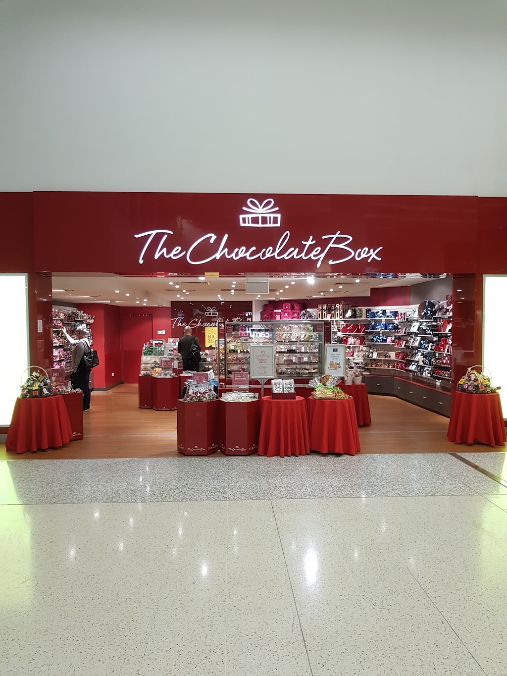 The Chocolate Box (T1, B Concourse) | store | Departure Drive Qantas Domestic T1, Tullamarine VIC 3045, Australia | 0393302757 OR +61 3 9330 2757