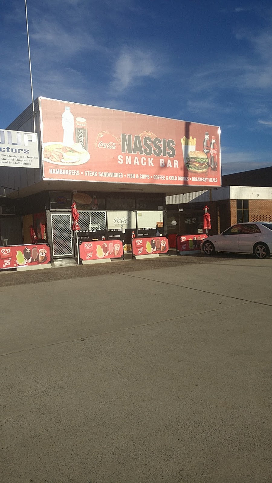 Nassis Snack Bar | Paragom Mall, 7 Gladstone St, Fyshwick ACT 2609, Australia | Phone: (02) 6280 6365