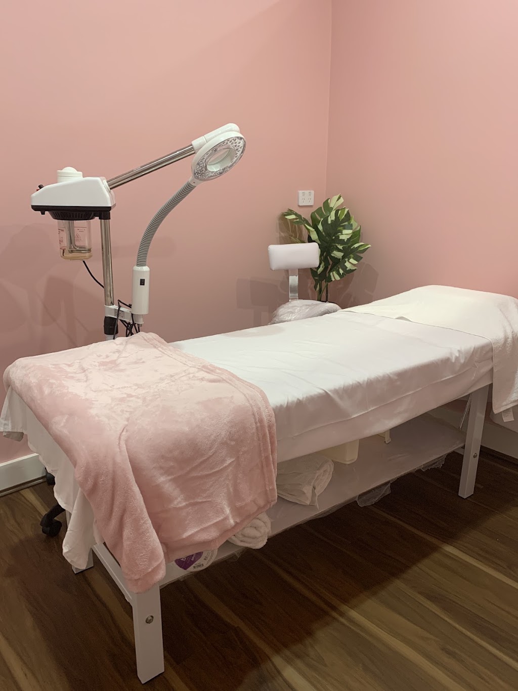 One Touch Beauty Bar | 6 Falkor Rd, Officer VIC 3809, Australia | Phone: 0404 295 053