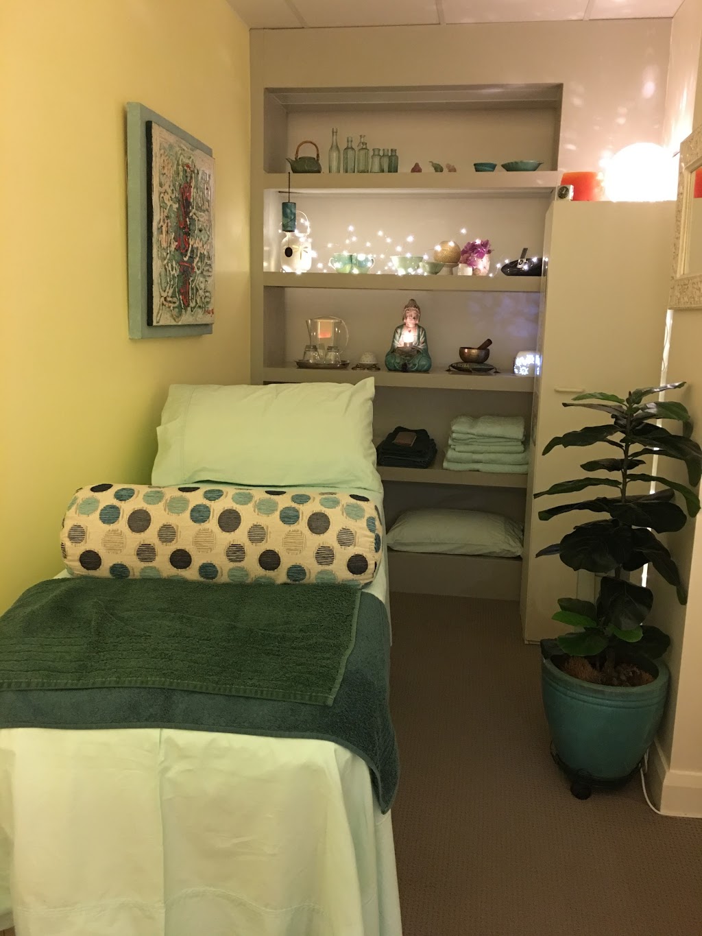 Feet First for Health Reflexology - Linda Birch | First Floor (in Transform Yoga) 52, Balgowlah Rd, Balgowlah NSW 2093, Australia | Phone: 0409 322 131