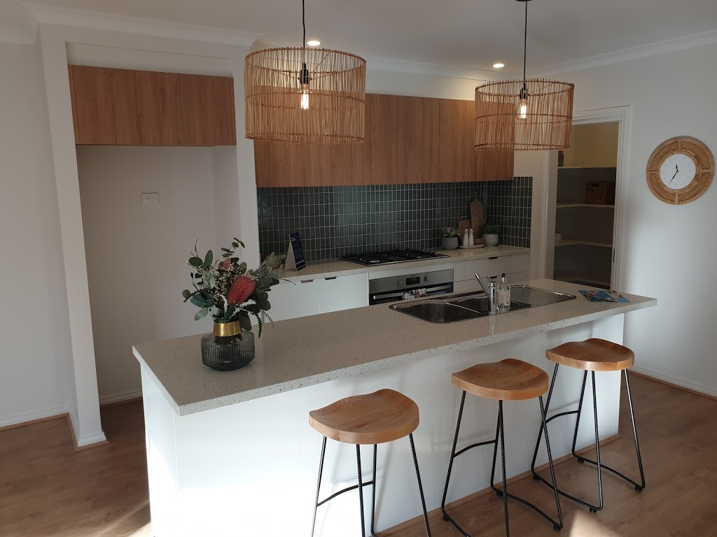Rawdon Hill Display Home - Kaduna Park Estate Officer South | general contractor | 3 Chaffey Grove, Officer South VIC 3809, Australia | 0397023844 OR +61 3 9702 3844