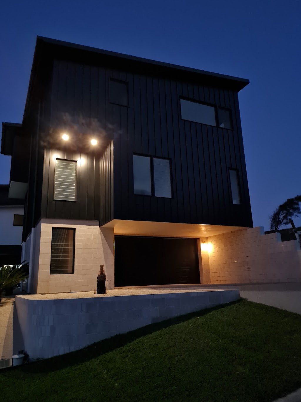 Ocean Ridge House | 3 Ocean Ridge Dr, Way Way NSW 2447, Australia | Phone: 0401 915 732