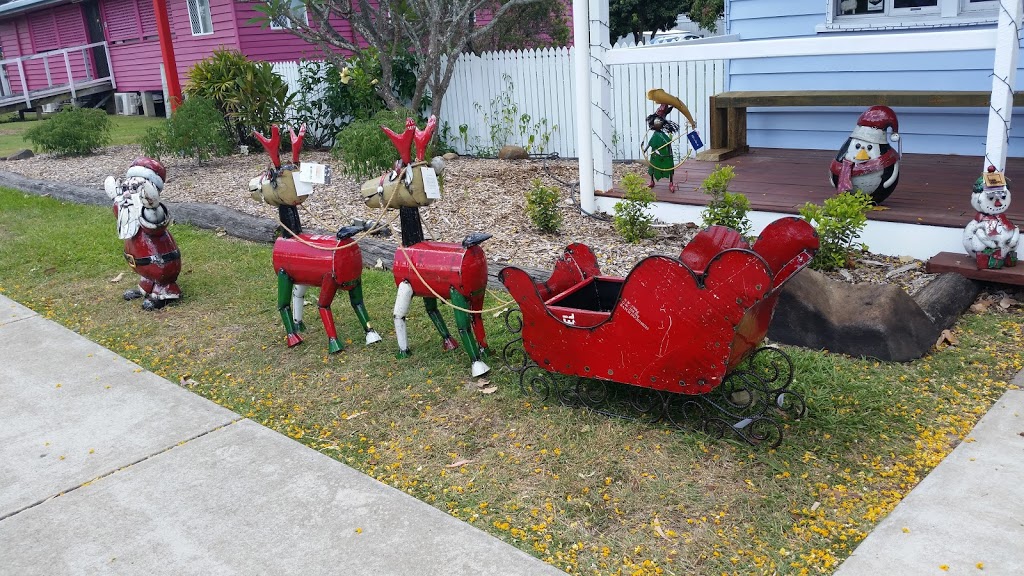 Tiaro Christmas Cottage | 24 Mayne St, Tiaro QLD 4655, Australia | Phone: (07) 4193 9834