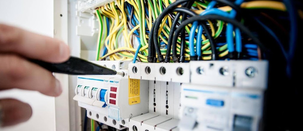 Backs Electrical | electrician | 5 Linara Cct, Glenmore Park NSW 2745, Australia | 0423071049 OR +61 423 071 049