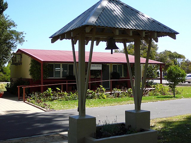 Leeman Primary School | school | 10 Spencer St, Leeman WA 6514, Australia | 0899531083 OR +61 8 9953 1083