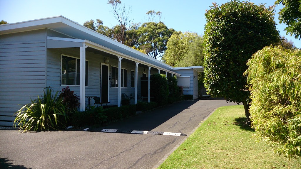 Phillip Island Cottages | lodging | 23 Osbourne Ave, Cowes VIC 3922, Australia | 0359523068 OR +61 3 5952 3068