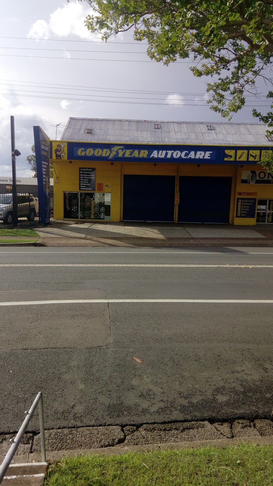 ONeills Tyres | car repair | 256 Maitland Rd, Cessnock NSW 2325, Australia | 0249901455 OR +61 2 4990 1455