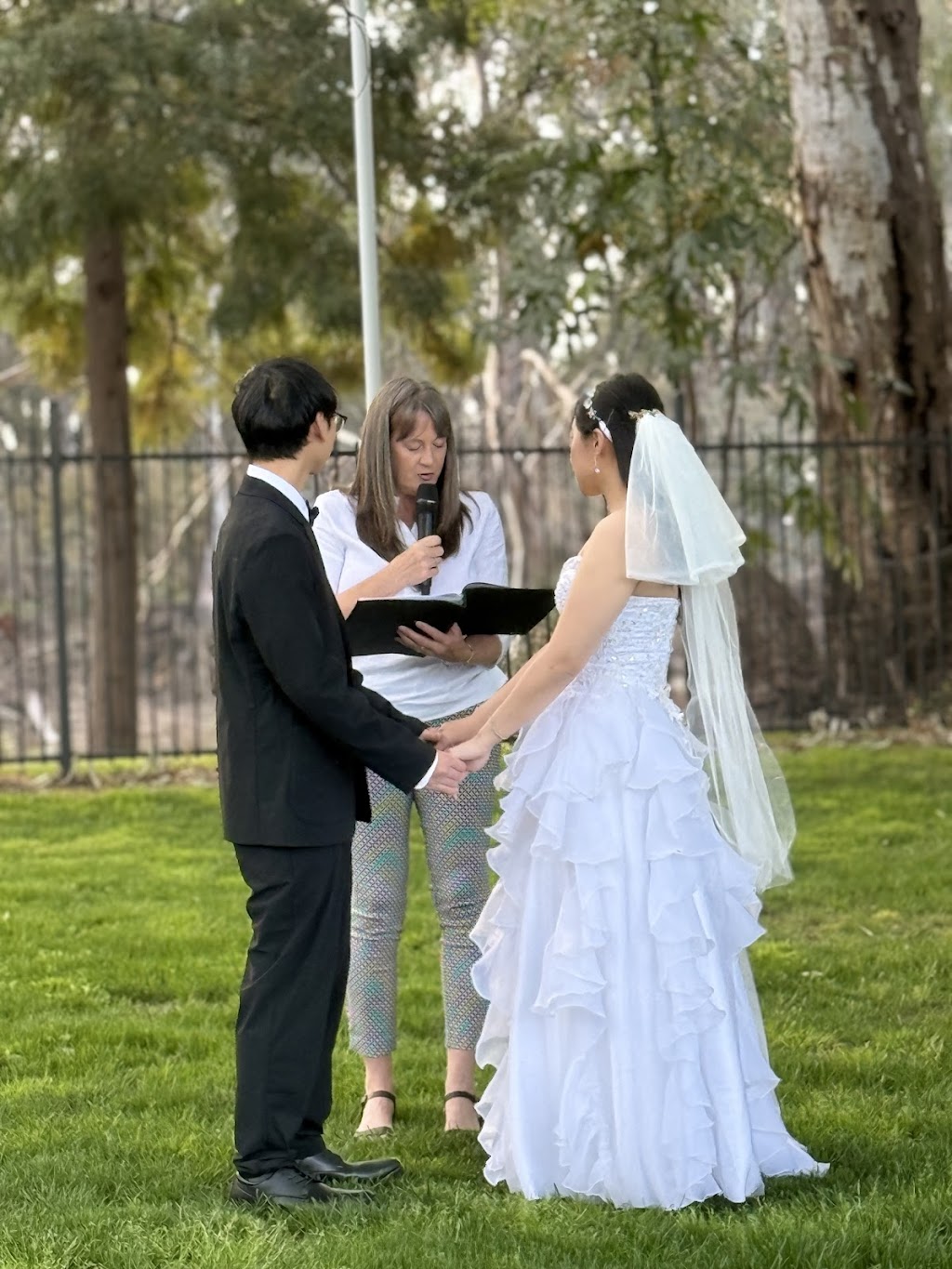 Linda Bray Celebrant | Kerang-Koondrook Rd, Koondrook VIC 3580, Australia | Phone: 0408 174 732